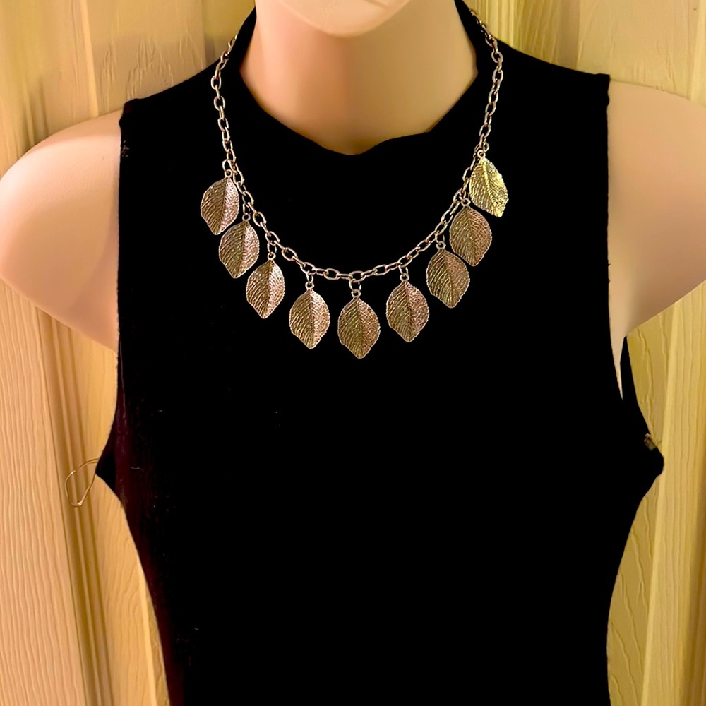 Paparazzi Jewelry Silver leaves necklace with matching earrings. NWT